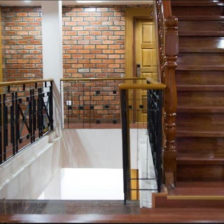 Hotel Bahosi Янгон Екстер'єр фото