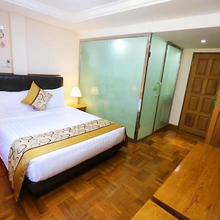 Hotel Bahosi Янгон Екстер'єр фото