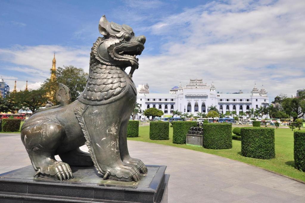Hotel Bahosi Янгон Екстер'єр фото