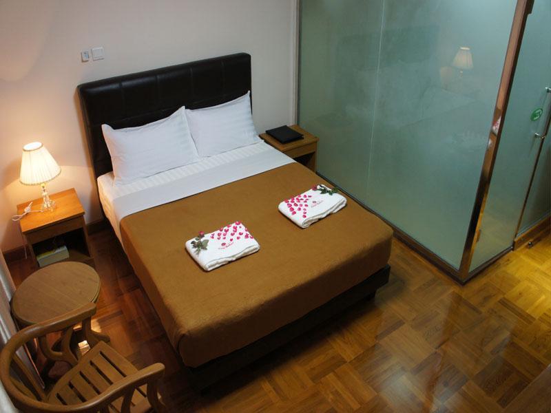 Hotel Bahosi Янгон Екстер'єр фото